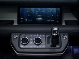 Land Rover Defender 90 TdiS/C - Image 17