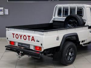 Toyota Land Cruiser 79 2.8GD-6 single cab auto - Image 16