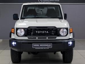 Toyota Land Cruiser 79 2.8GD-6 single cab auto - Image 2
