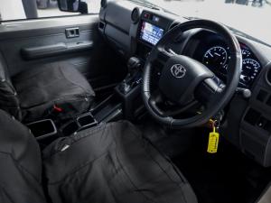 Toyota Land Cruiser 79 2.8GD-6 single cab auto - Image 6