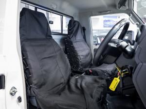 Toyota Land Cruiser 79 2.8GD-6 single cab auto - Image 8