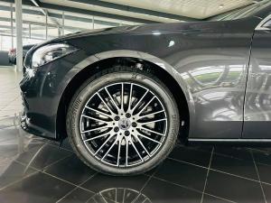 Mercedes-Benz C-Class C200 Avantgarde - Image 13