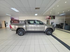 Toyota Hilux 2.8GD-6 double cab Raider auto - Image 3