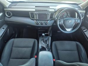 Toyota RAV4 2.0 GX auto - Image 6