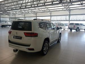 Toyota Land Cruiser 300 3.3D ZX - Image 2