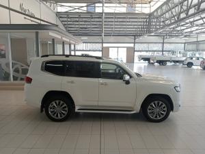 Toyota Land Cruiser 300 3.3D ZX - Image 3