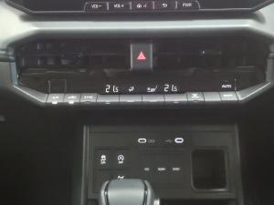 Toyota Hilux 2.8GD-6 double cab Legend - Image 16