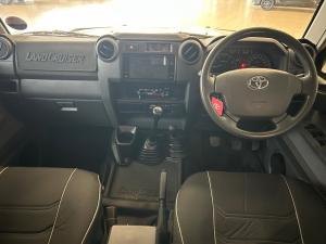 Toyota Land Cruiser 79 4.5D-4D V8 double cab LX - Image 6