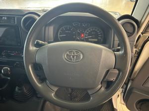 Toyota Land Cruiser 79 4.5D-4D V8 double cab LX - Image 8