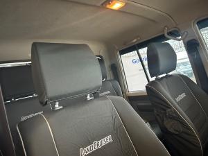 Toyota Land Cruiser 79 4.5D-4D V8 double cab LX - Image 11