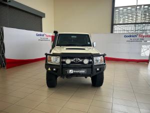 Toyota Land Cruiser 79 4.5D-4D V8 double cab LX - Image 4