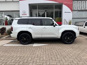 Toyota Land Cruiser Prado 2.8GD VX-L - Image 3