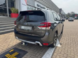 Subaru Forester 2.0i S ES - Image 2