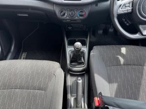 Toyota Rumion 1.5 SX manual - Image 12
