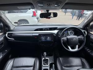 Toyota Hilux 2.8GD-6 double cab Raider auto - Image 6