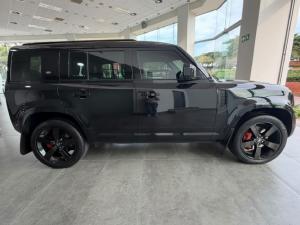 Land Rover Defender 110 D300 X - Image 5