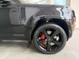 Land Rover Defender 110 D300 X - Image 6