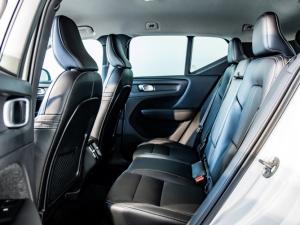 Volvo XC40 B4 Plus Dark - Image 12