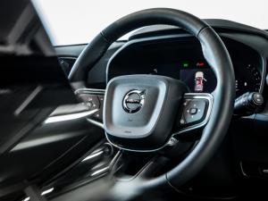 Volvo XC40 B4 Plus Dark - Image 16