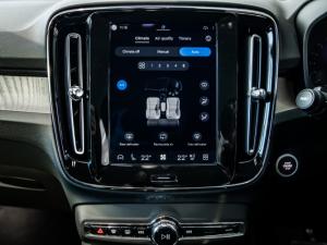 Volvo XC40 B4 Plus Dark - Image 19