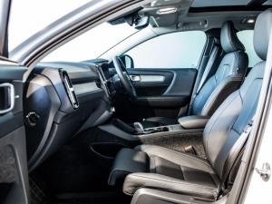 Volvo XC40 B4 Plus Dark - Image 12