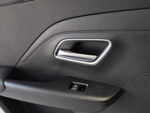 MG ZS Pro 1.5T Comfort - Image 13