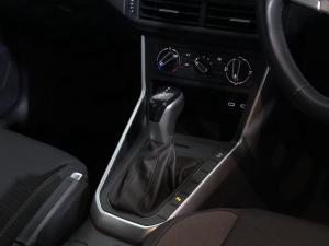 Volkswagen Polo hatch 1.0TSI Life auto - Image 10