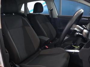 Volkswagen Polo hatch 1.0TSI Life auto - Image 9