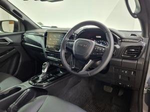 Isuzu D-Max 3.0TD double cab V-Cross - Image 10