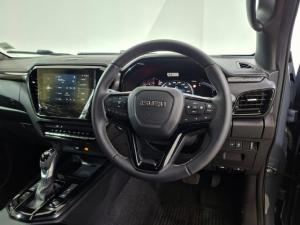 Isuzu D-Max 3.0TD double cab V-Cross - Image 12