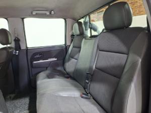 Isuzu KB 300D-Teq double cab LX - Image 11