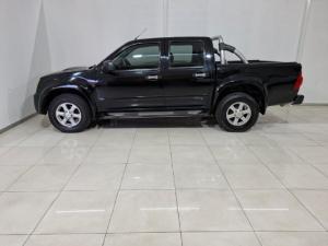 Isuzu KB 300D-Teq double cab LX - Image 2