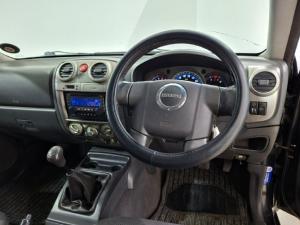 Isuzu KB 300D-Teq double cab LX - Image 9