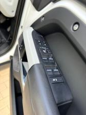 Land Rover Defender 110 D300 X-Dynamic HSE - Image 18