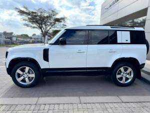 Land Rover Defender 110 D300 X-Dynamic HSE - Image 5