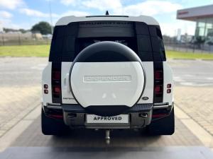 Land Rover Defender 110 D300 X-Dynamic HSE - Image 7