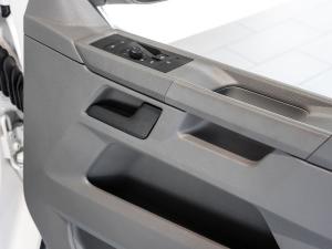 Volkswagen Transporter 2.0TDI Kombi SWB Trendline auto - Image 20