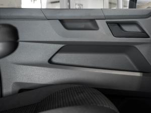 Volkswagen Transporter 2.0TDI Kombi SWB Trendline auto - Image 21