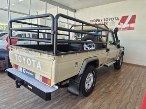 Toyota Land Cruiser 79 4.5D-4D LX V8 single cab - Image 2