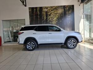 Toyota Fortuner 2.4GD-6 4x4 - Image 3