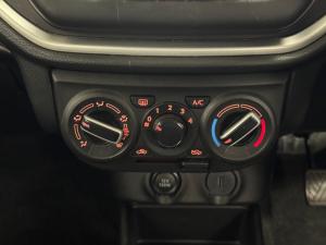 Toyota Vitz 1.0 XR manual - Image 13