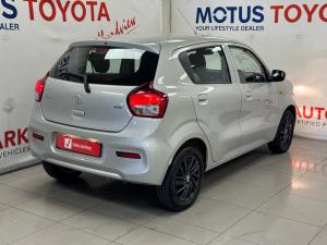 Toyota Vitz 1.0 XR manual - Image 2
