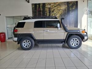 Toyota FJ Cruiser FJ Cruiser - Image 3