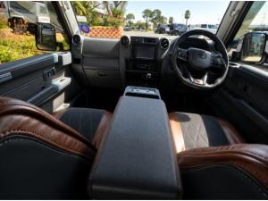 Toyota Land Cruiser 79 4.5D-4D V8 double cab LX - Image 6