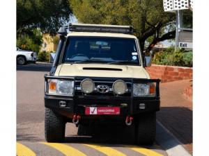 Toyota Land Cruiser 79 4.5D-4D V8 double cab LX - Image 4