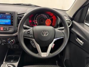 Toyota Vitz 1.0 XR manual - Image 8