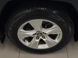 Toyota RAV4 2.0 GX auto - Image 16