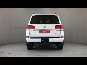 Toyota Land Cruiser 200 4.5D-4D V8 VX-R - Image 5