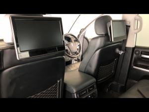 Toyota Land Cruiser 200 4.5D-4D V8 VX-R - Image 33