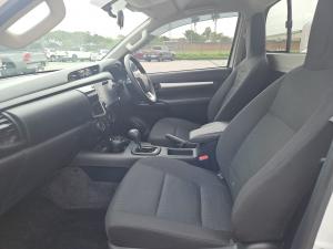 Toyota Hilux 2.4GD-6 single cab Raider manual - Image 7